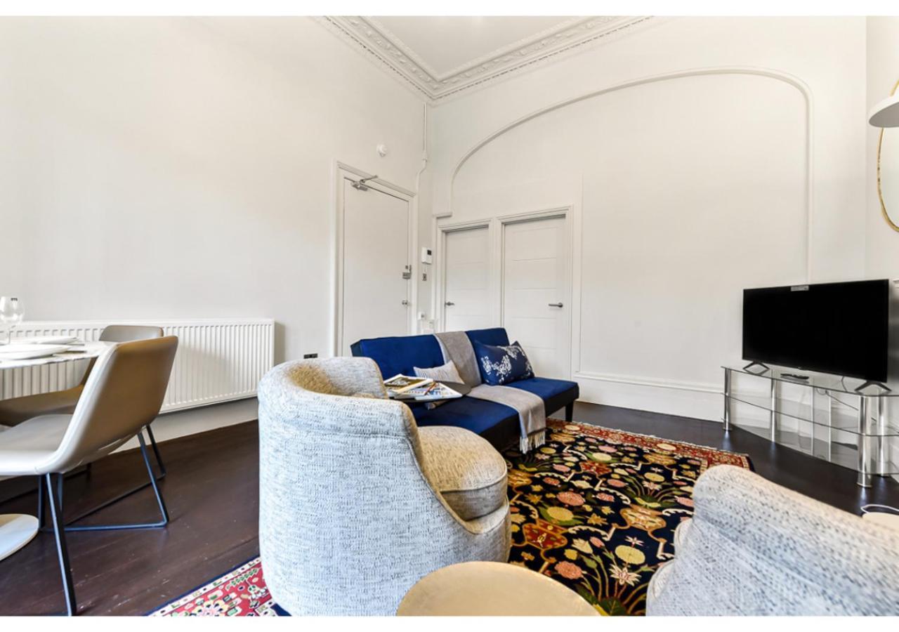 ロンドンUpscale Urban Haven: Luxury Flatアパートメント エクステリア 写真