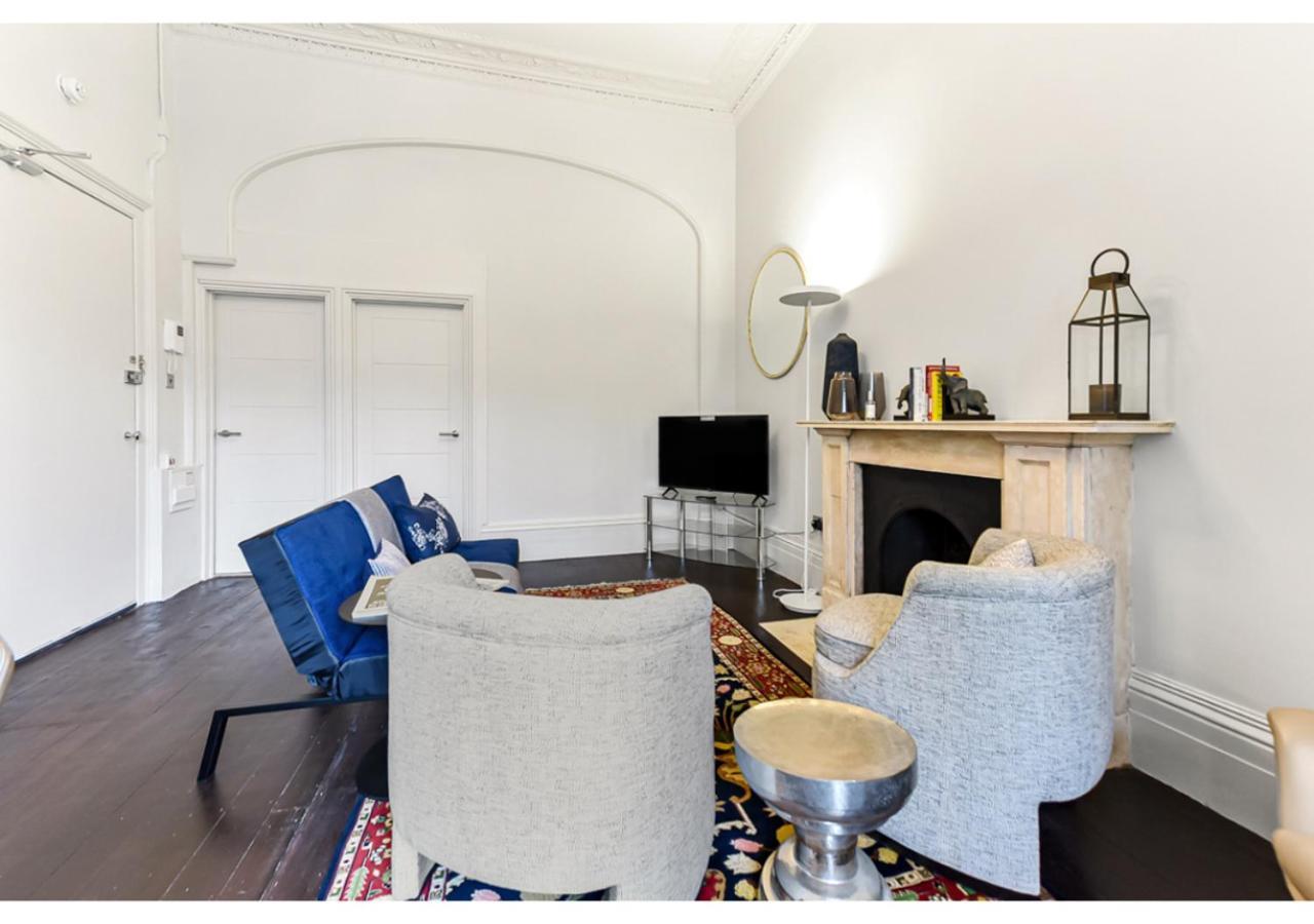 ロンドンUpscale Urban Haven: Luxury Flatアパートメント エクステリア 写真